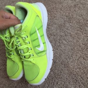 Women’s Nike Sneakers Size 7.5